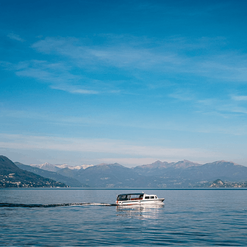 Stay in Lake Como with spectacular panoramic views over the lake and the mountains