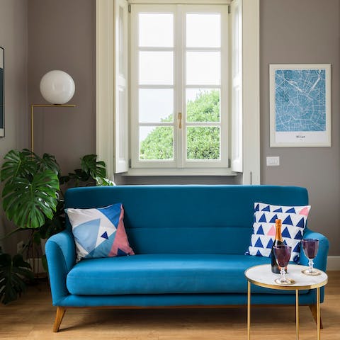 Share an aperitif featuring Italian wine after a blissful day out in Lake Como