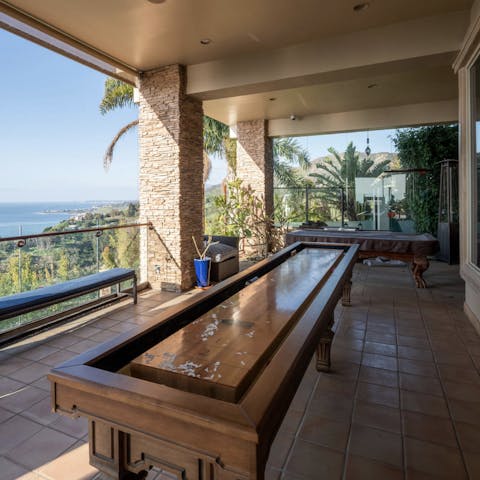 Nothing like a bit of alfresco shuffleboard