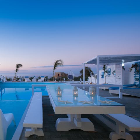 Have drinks and nibbles alfresco as you watch the sunset