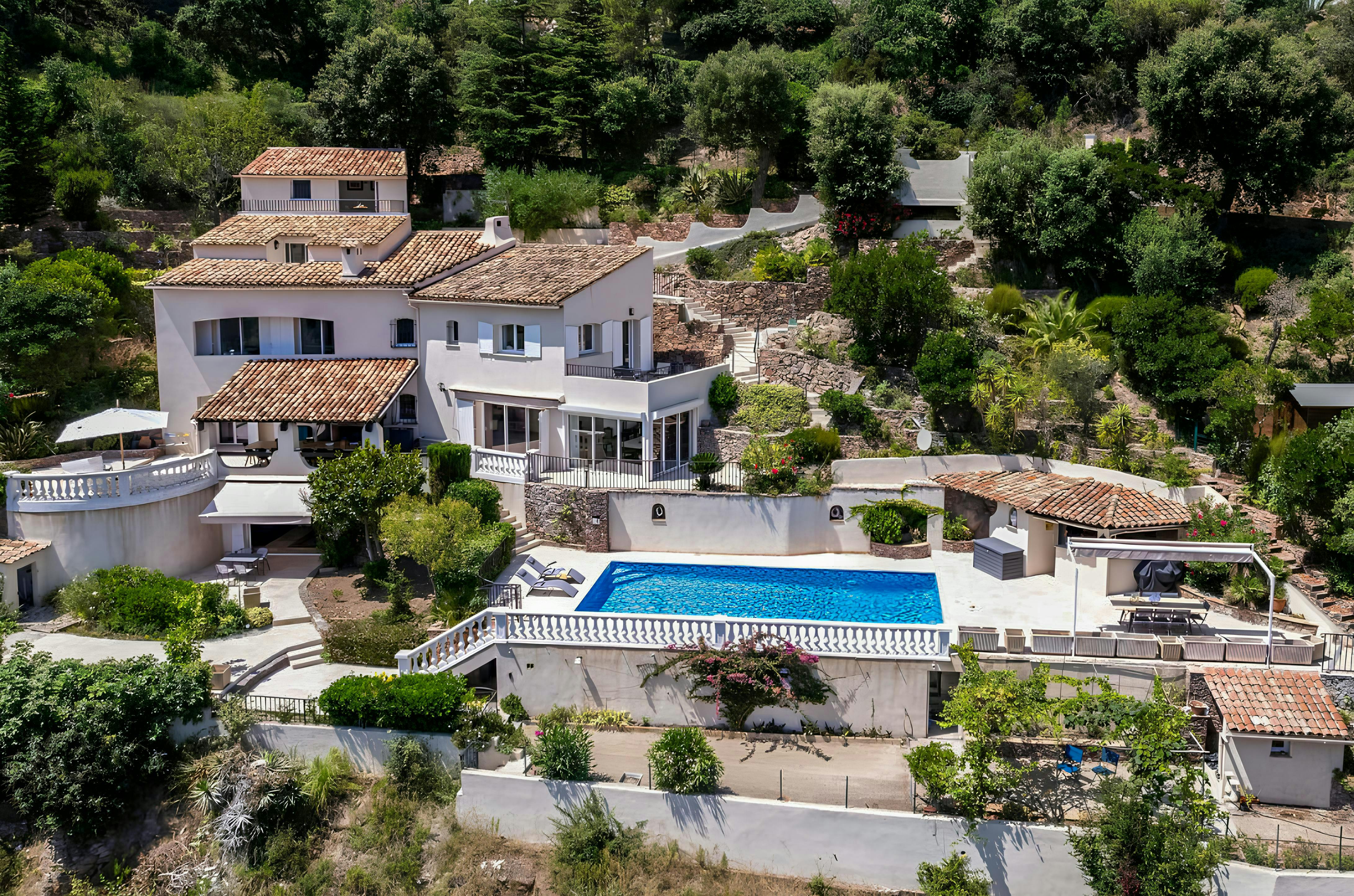 The Estérel Panorama