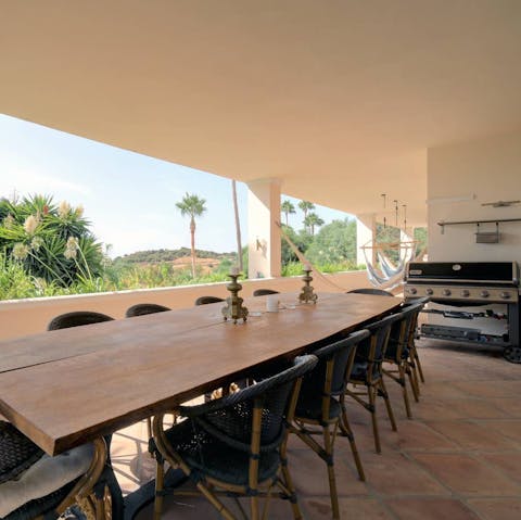 Cook and dine alfresco on the terrace