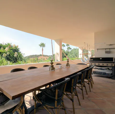 Cook and dine alfresco on the terrace