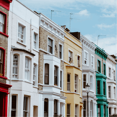 Explore nearby Notting Hill on foot
