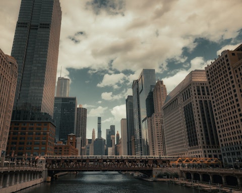 Explore the shops, restaurants and bars of Chicago, right on your doorstep