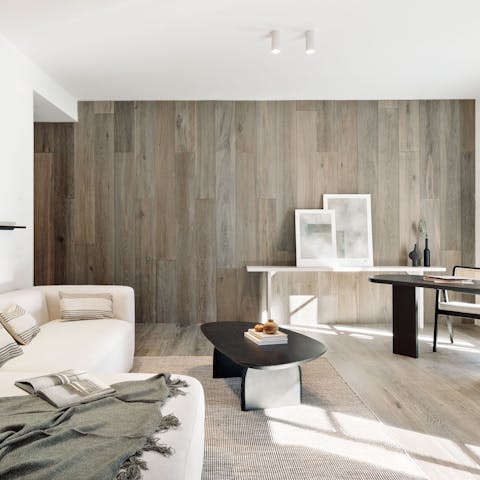 Relax with evening drinks in the living room