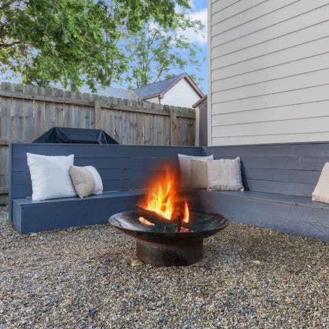 Serve your favourite evening drinks and gather around the fire-pit