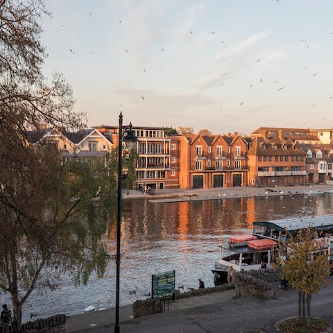 Head to Windsor Promenade and complete the walk from Eton Bridge