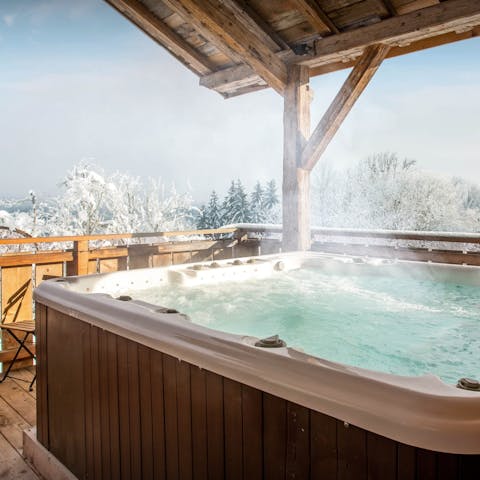 Relax in the panoramic hot tub after hitting the slopes