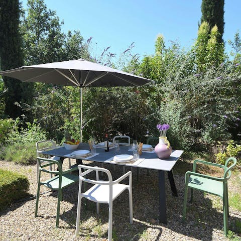 Enjoy delicious Italian feasts in the garden
