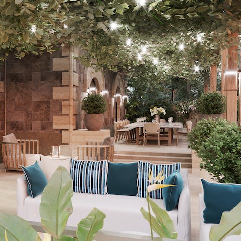 Enjoy alfresco cocktails after dinner