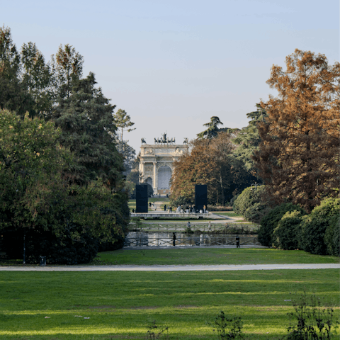 Stop by Parco Sempione for a picnic pitstop