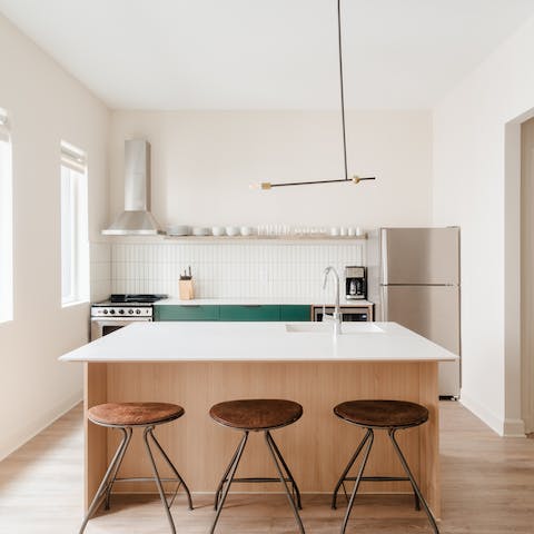 Have a go at recreating some hearty Tennessee dishes in the stylish kitchen