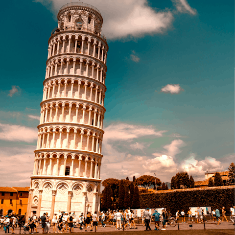 Explore the iconic sights of Tuscany – Pisa is a short drive away
