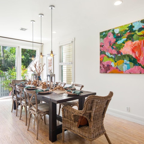 Tuck into delicious local Key lime pie together around your dining set