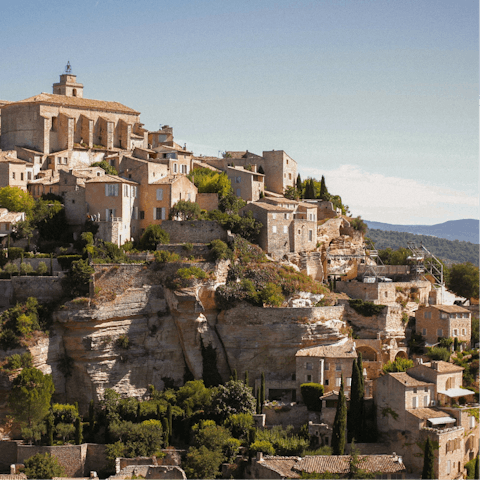Explore the beautiful hilltop towns and idyllic countryside of Occitanie