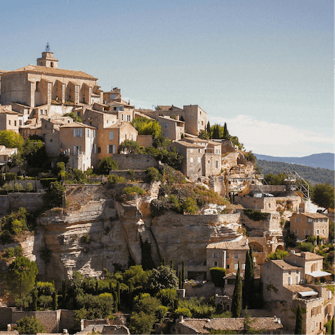 Explore the beautiful hilltop towns and idyllic countryside of Occitanie