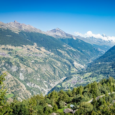 Discover the scenic peaks of Hérémence