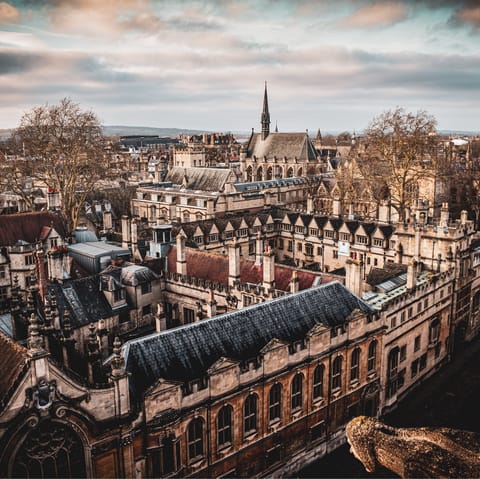 Stay in the heart of Oxford City Centre, steps away from the delightful canal, fascinating museums, and upscale eateries
