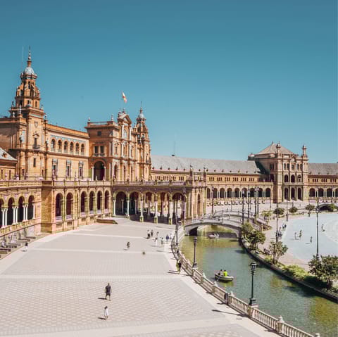 Explore city from your central spot – your home is steps from the cathedral and  the Jewish Quarter