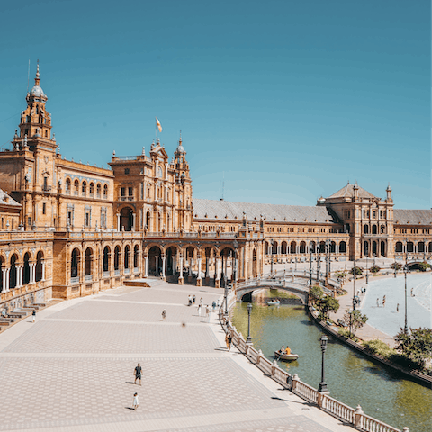 Explore city from your central spot – your home is steps from the cathedral and the Jewish Quarter