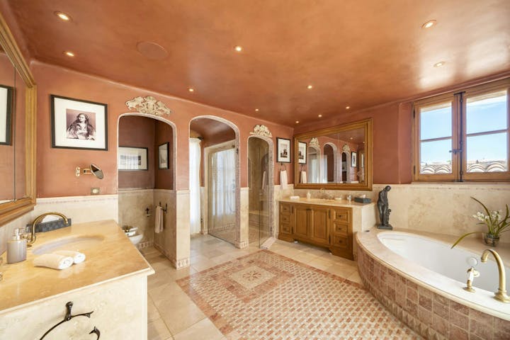 Bathroom photo