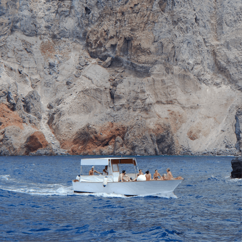 Go on a boat tour to the Borromeo Islands from Stresa