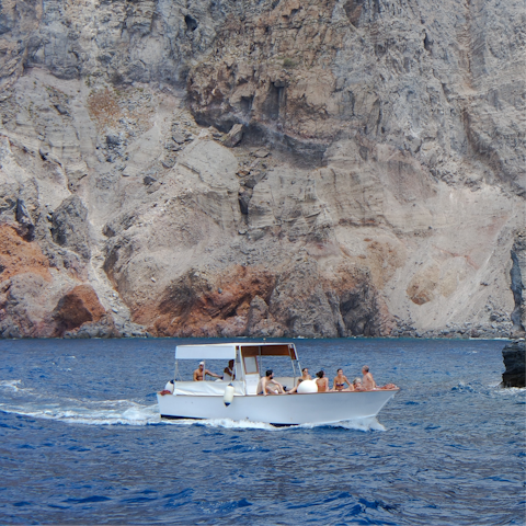 Go on a boat tour to the Borromeo Islands from Stresa