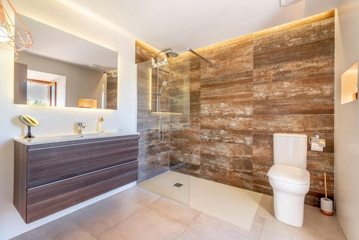 Bathroom photo