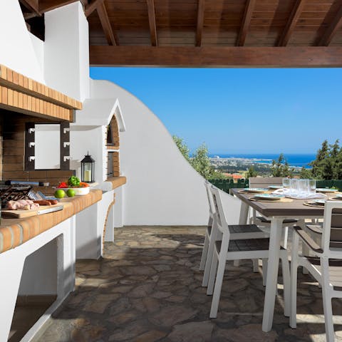 Enjoy an alfresco meal in the garden with some grilled calamari