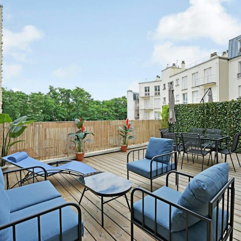 Make the most of the sun in the large private terrace