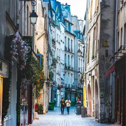 Shop in the boutiques and bakeries of Le Marais