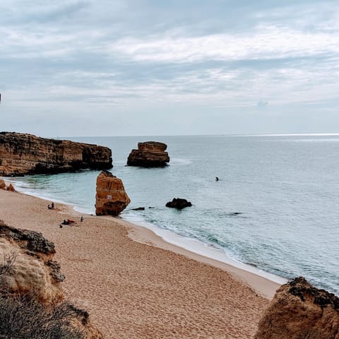 Explore the beautiful coast of Albufeira – just 3 kilometres away