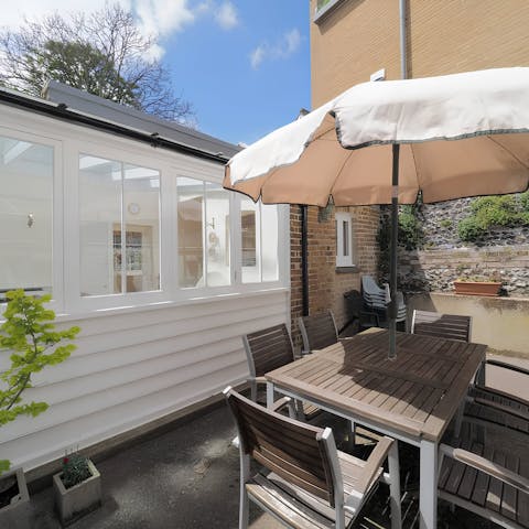 Enjoy meals in the courtyard garden