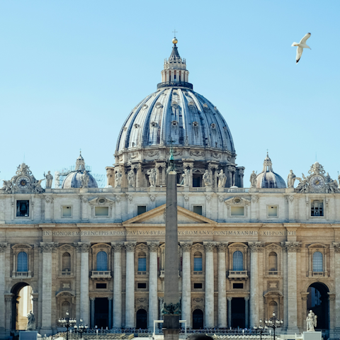 Walk half an hour to Vatican City and St Peter's Basilica