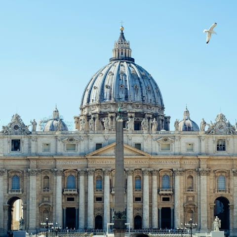 Walk half an hour to Vatican City and St Peter's Basilica