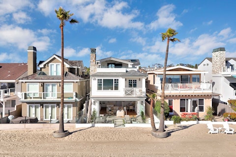 Walk straight onto the sand from the open ground-floor patio