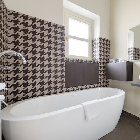 Unwind in a bubble bath – a soak after sightseeing is bliss