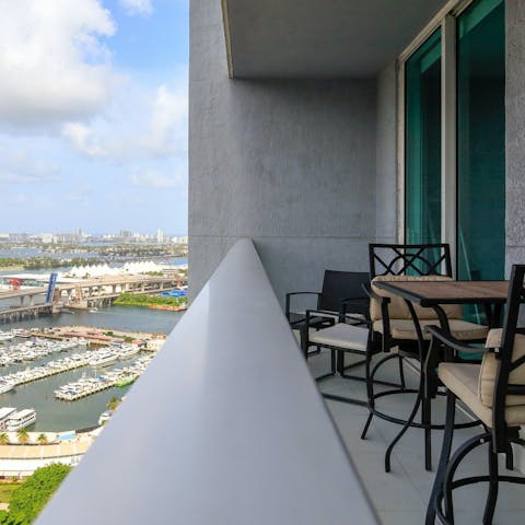 Enjoy your breakfast on the heights of the balcony