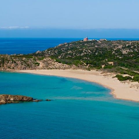 Walk to the nearest peaceful beach in just ten minutes