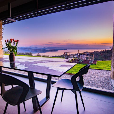 Hire in a private chef for a sunset supper
