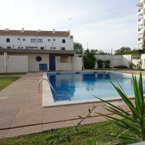 Make the most of the complex's shared swimming pool during the summer months