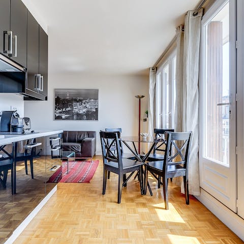 Start the morning with a croissant and cafe au lait before sightseeing