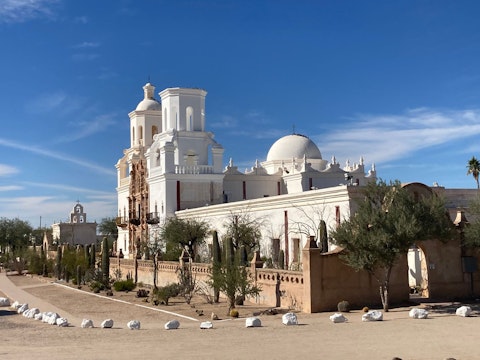 Visit the stunning 18th-century Spanish colonial mission known as the White Dove, a fifty-minute drive