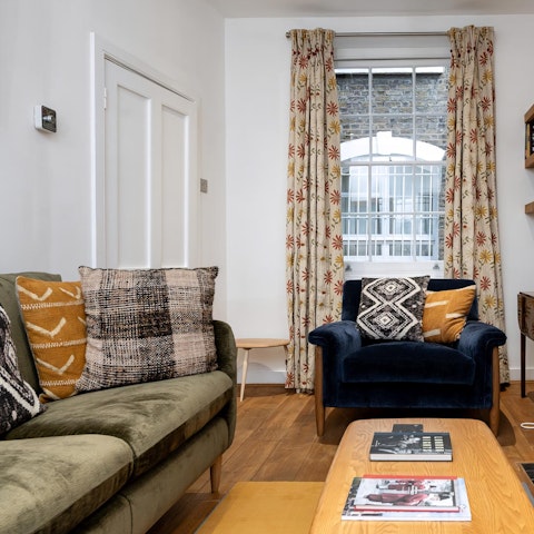 Curl up in the cosy living room in between sightseeing