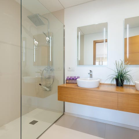 Pamper yourselves in the spa-like bathrooms