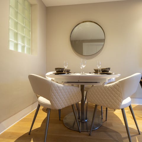 Cook a Full English breakfast to set you up for London sightseeing