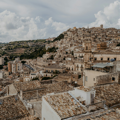 Discover the baroque town of Modica, just five minutes away