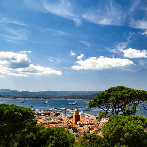 Take the thirty-minute drive into glittering Saint-Tropez and sunbathe on Pampelonne Beach
