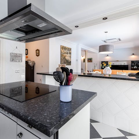 Guests appreciated the thoughtful touches here, such as the fresh flowers and the well-stocked kitchen.